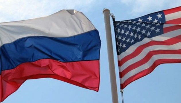 Представники США та РФ таємно зустрічалися у Швейцарії для обговорення війни в Україні — Reuters