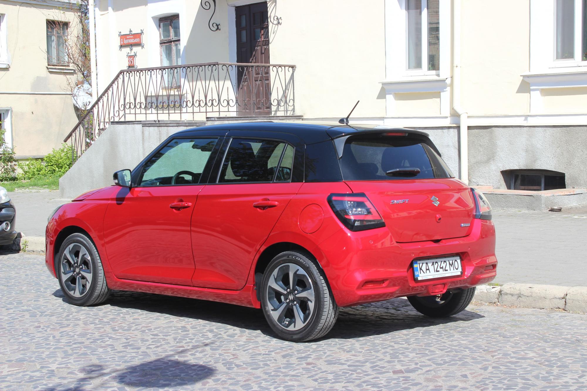 Тест-драйв Suzuki Swift: чим &quot;гібрид-малюк&quot; здивував у місті та на трасі