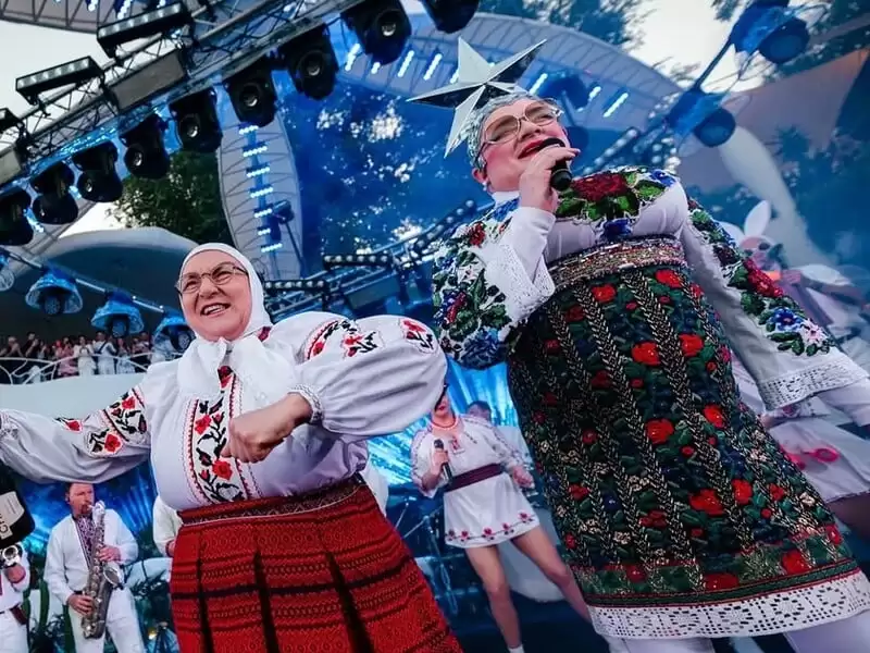 Директор Сердючки, яка заспівала у Києві російською, вперше прокоментував скандал