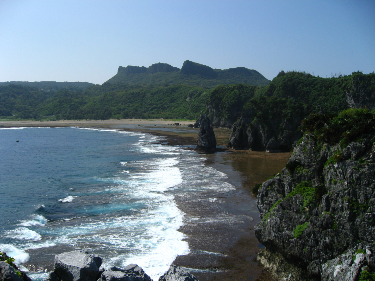 5 неймовірно красивих місць на планеті, де люди живуть найдовше: у чому тут секрет?
