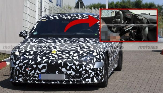 Mercedes показав перші шпигунські фото електричного AMG GT 2026