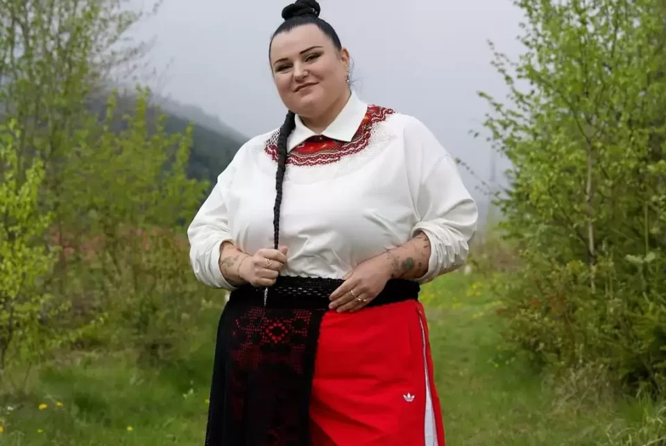 “Спокусниця, що страшне”: alyona alyona показала, якою була в 11 класі