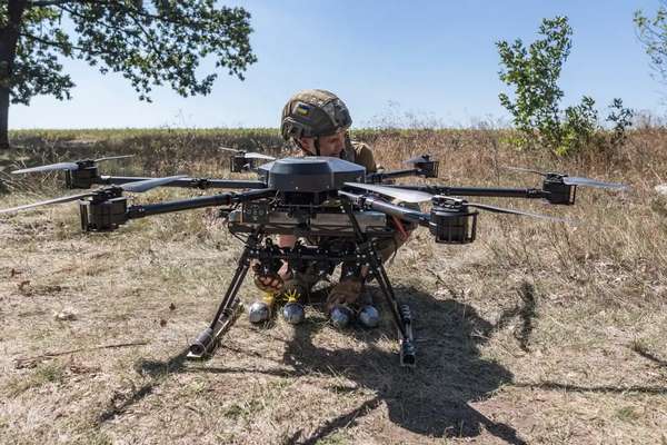 Стелс-радіо робить команди дронів важкими для виявлення