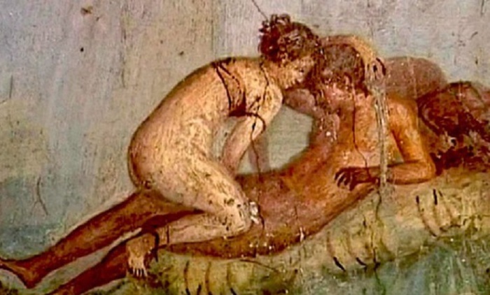 Покарання за подружню зраду передбачалося тільки для жінок. | Фото: milanopost.info.