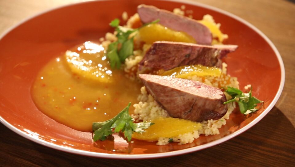 Кулінари розповіли про вишуканий персиковий соус для запеченої качки