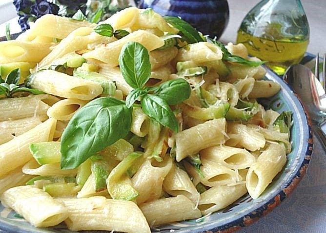 Що приготувати з кабачків та макаронів: кулінари поділилися досвідом