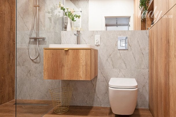 Злив води в унітазі / © Credits