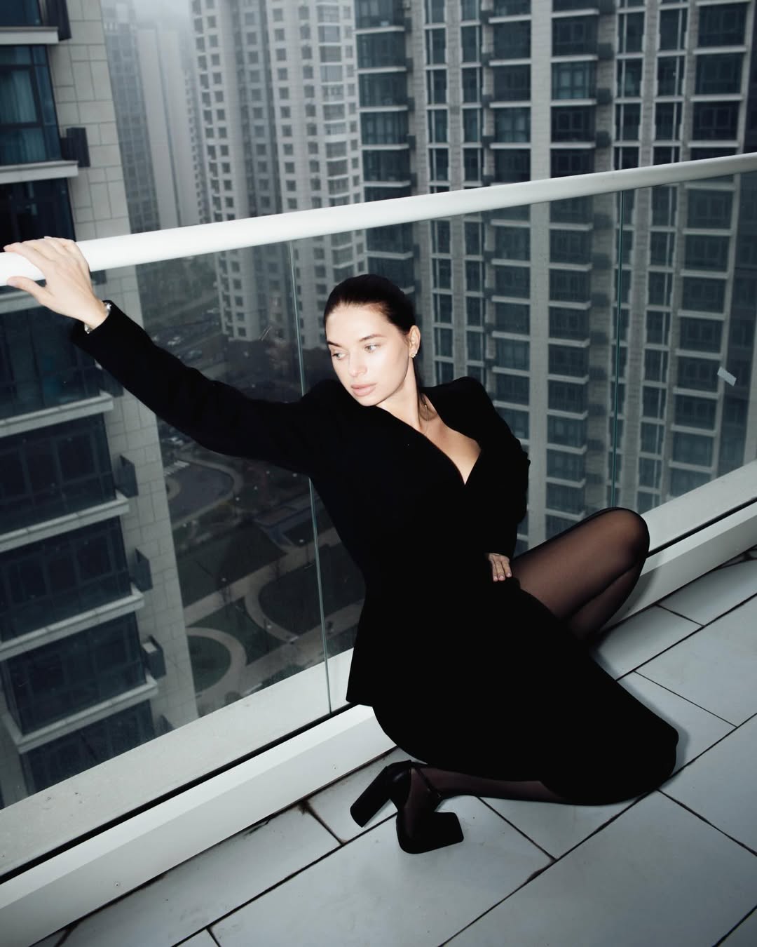 Чорний костюм і мінімалізм: секрет стильного &quot;лука&quot; дружини Усика