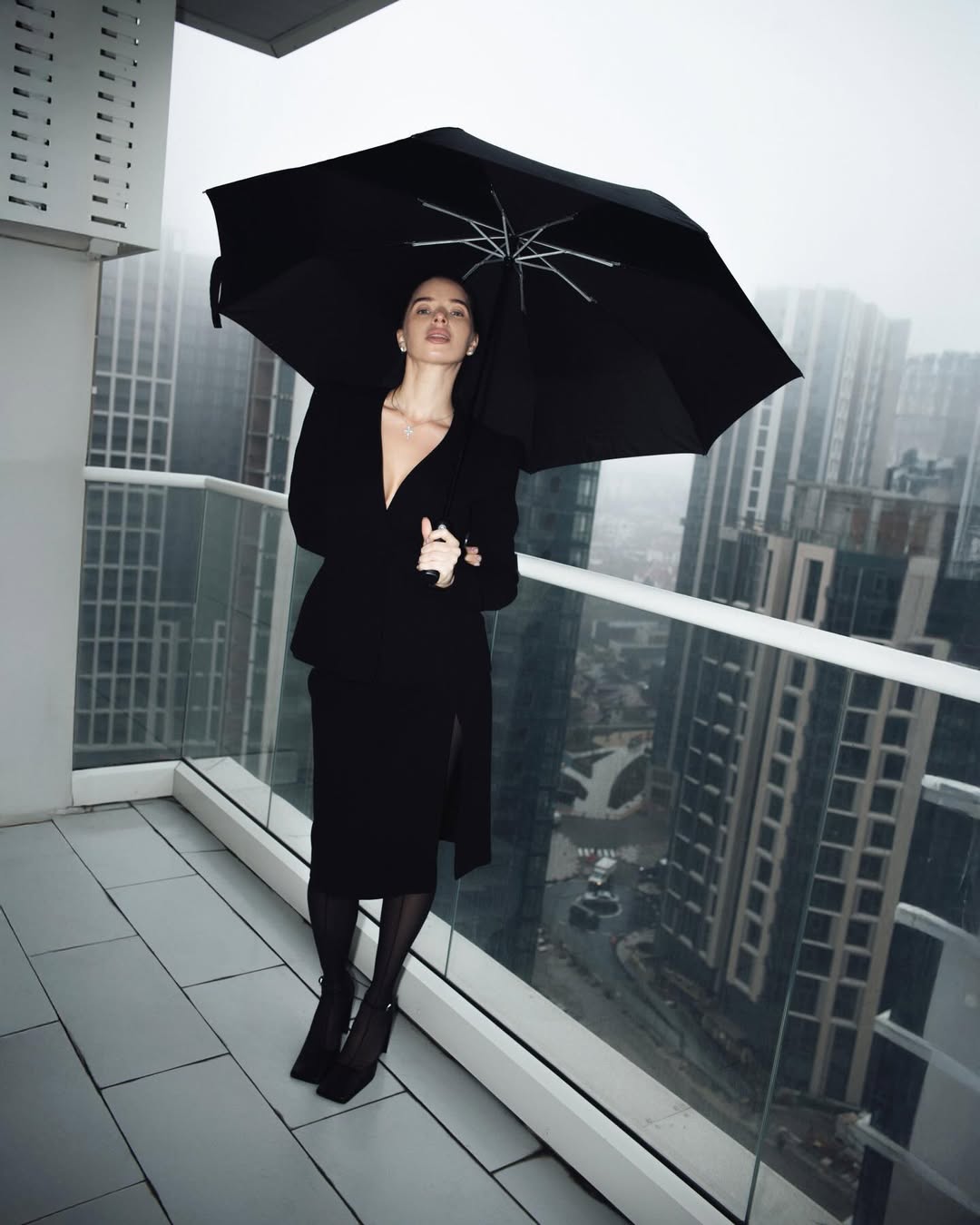 Чорний костюм і мінімалізм: секрет стильного &quot;лука&quot; дружини Усика