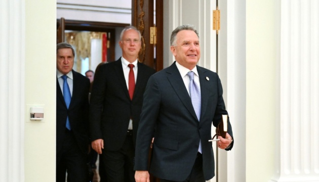 Віткофф радив Кремлю, як піднести Трампові мирні пропозиції щодо України – Bloomberg