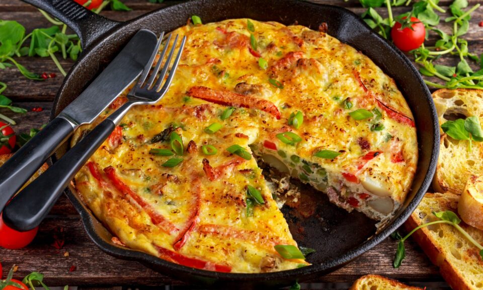 Кулінари розповіли про «секрети» покращення класичного омлету: вдвічі більше смаку