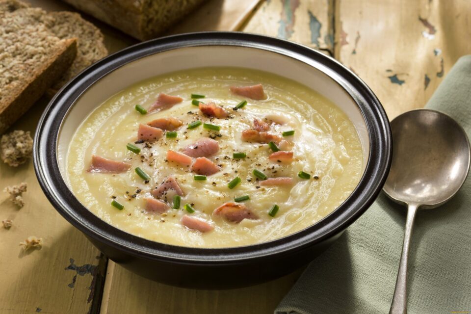 Кухарі розповіли, як приготувати картопляний крем-суп