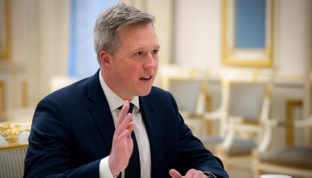 Міністр армії США Дрісколл зустрівся з російською делегацією в Абу-Дабі – Reuters