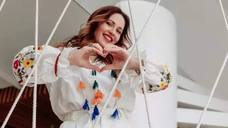 Наталку Денисенко застукали з імовірним коханим на концерті: трималися за руки й тікали від камер