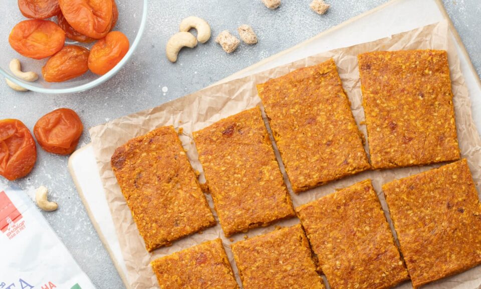 Нутриціологи поділилися рецептом снеків для денного перекусу: без цукру, яєць та борошна