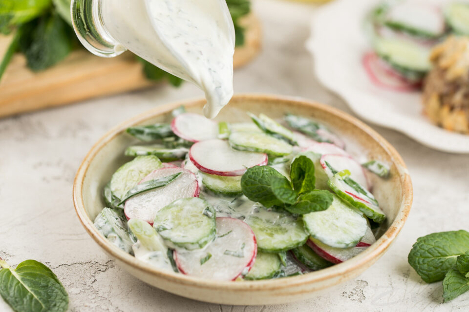 Як приготувати універсальну салатну заправку, яка дуже популярна в Британії