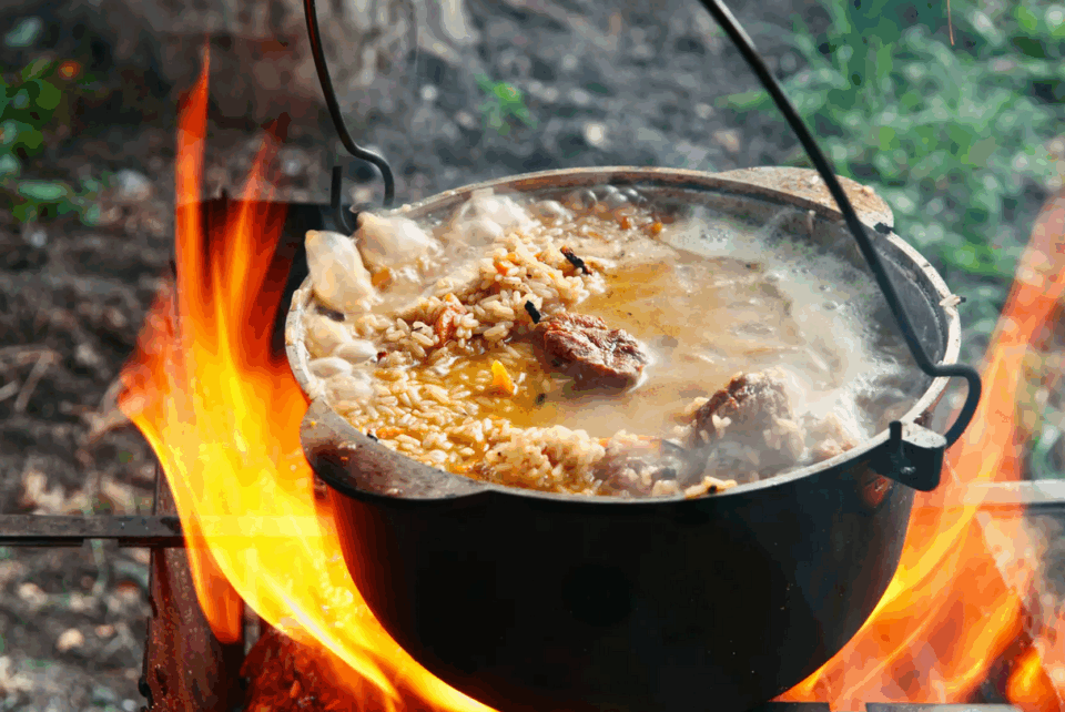 Яку воду правильно додавати до плову: гарячу чи холодну
