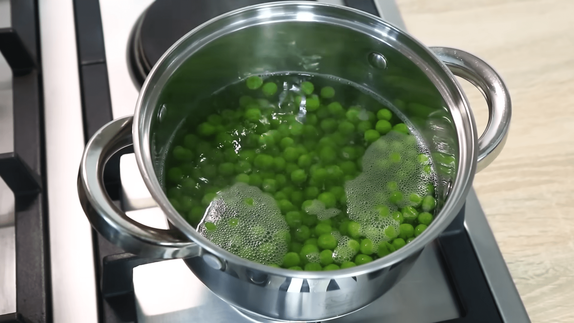 Експерти розповіли про ефектний варіант салату "Олів'є"