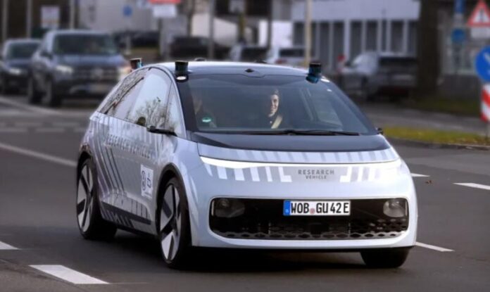 Volkswagen представив безпілотне таксі Gen.Urban без керма і педалей