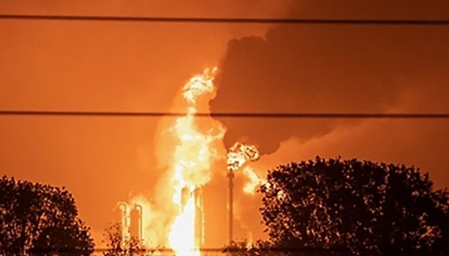 Дрони атакували порт у Краснодарському краї РФ: загорілися нафтові резервуари