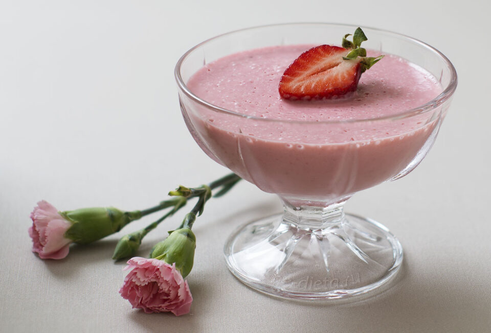 Найкращий десерт зі сметани та молока: ніжний та повітряний мус