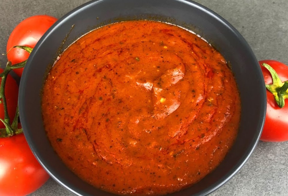 Як приготувати ароматний соус до м’яса за 5 хвилин замість звичайного кетчупу