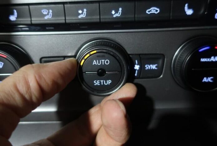 Як швидко прогріти салон авто взимку