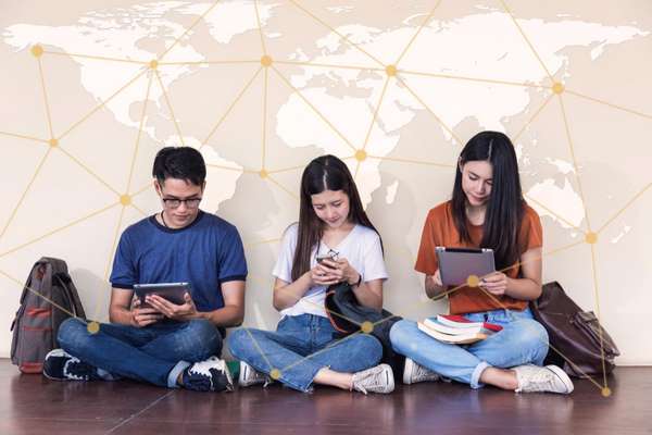 Коротке добровільне відключення від медіа може підвищити настрій, але лише на кілька годин