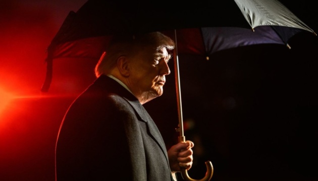 Матеріали Епштейна містять деталі звинувачення Трампа у зґвалтуванні неповнолітньої у 1994 році