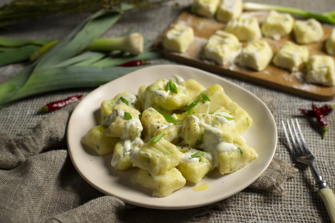 Як приготувати ліниві вареники з картоплею: проста і смачна страва