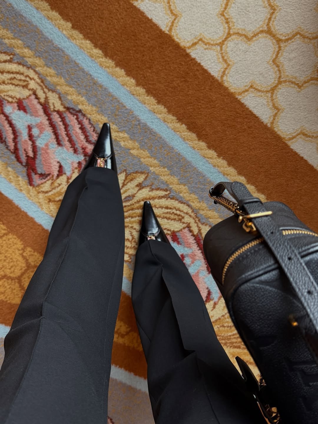 Дружина Решетніка у жакеті "гусяча лапка": секрет бездоганного образу