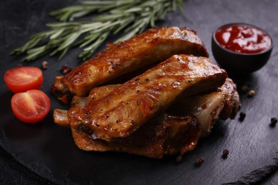 Свинячі ребра в медово-гірчичному соусі