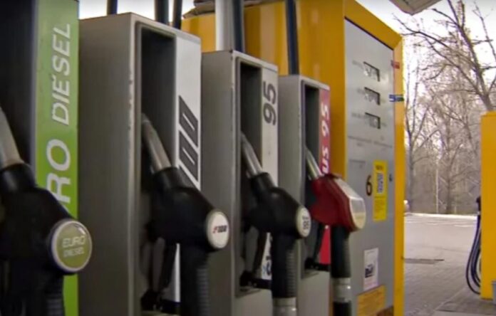 Ціни на бензин і дизель зростуть: експерти назвали причини та прогнози
