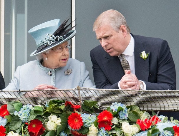 Королева Єлизавета II та її син Ендрю / © Getty Images