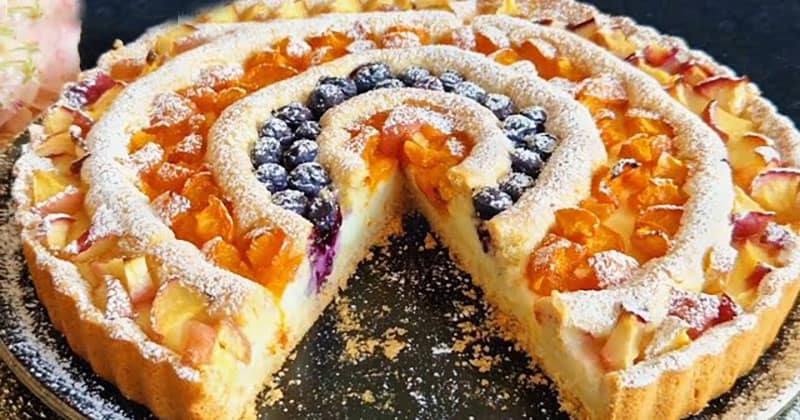 Пиріг «Аромат липня»: Начинки більше ніж тіста. Щось смачненьке «на швидку руку»