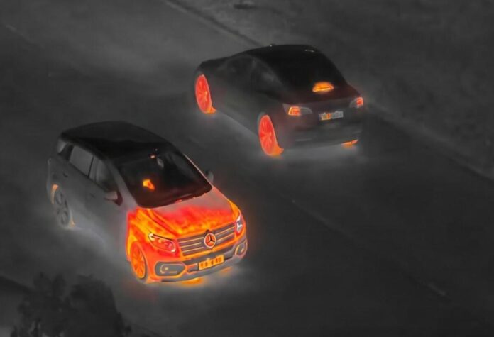 Tesla пояснила різницю: чому електрокари вигідніші за бензинові авто