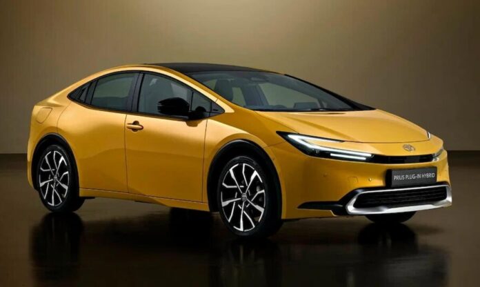 Toyota ледь не зробила Prius виключно комерційним авто