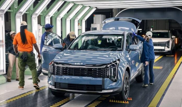 Kia запустила виробництво гібридний Sportage у США