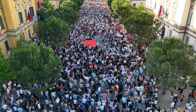 В Албанії пройшли масові протести через проєкт люксового курорту, пов’язаного із зятем Трампа