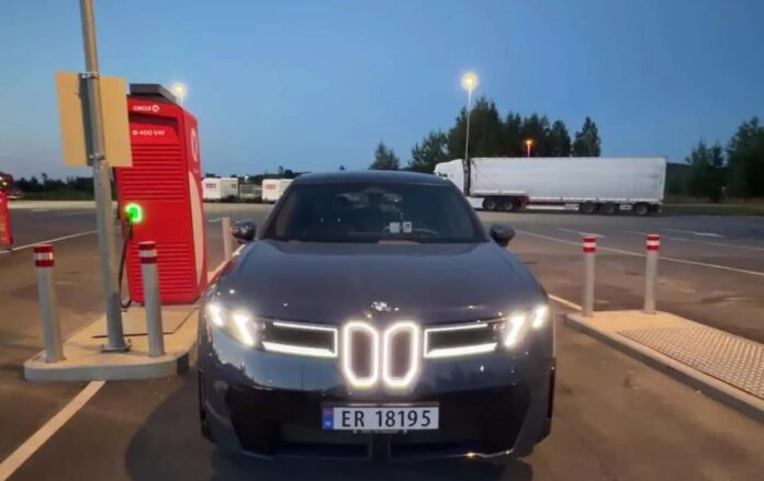 BMW iX3 2027 показав один із найкращих результатів швидкої зарядки