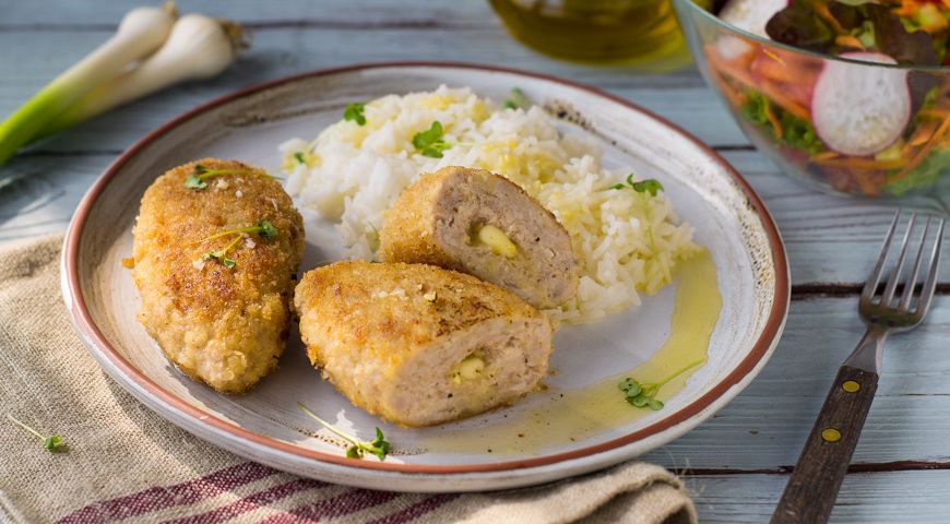 Що додати у фарш для курячих котлет, щоб не було сухо