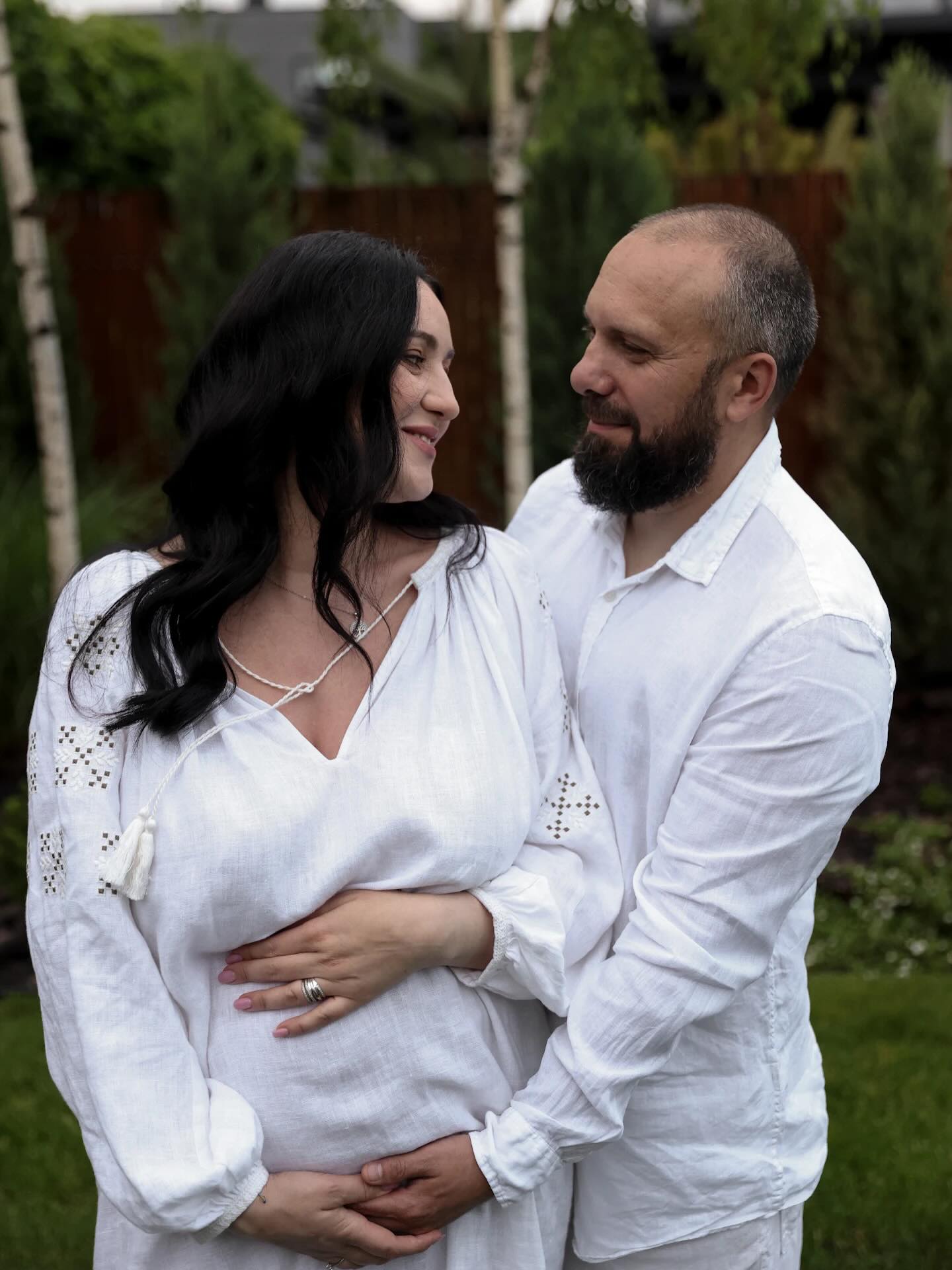 Вітвіцька вперше, а Федишин втретє: які українські зірки скоро стануть мамами
