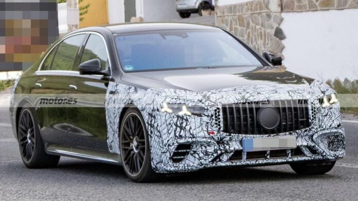 Новий Mercedes-AMG S 63 помітили на тестах: V8 повертається без PHEV