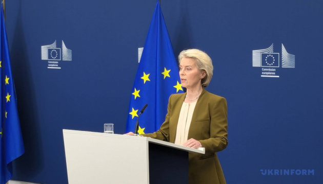 Урсула фон дер Ляєн відповіла на критику премєра Іспанії щодо кризи мігрантів у Сеуті