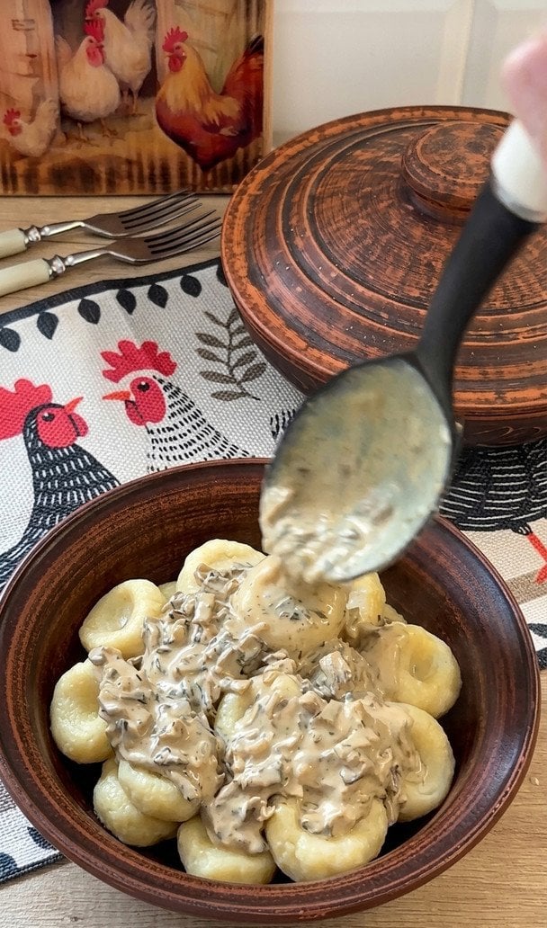 Картопляні палюшки з грибним соусом tiktok.com/@cook_with_me_at_home