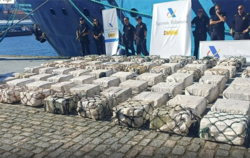 В Атлантиці перехопили яхту з 2,1 тонни кокаїну