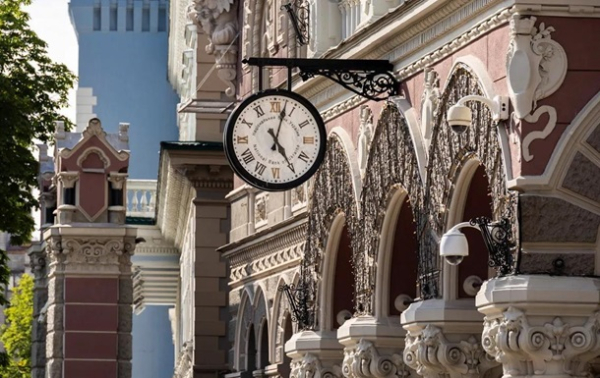 Долар підскочив: офіційний курс зростає, а євро падає