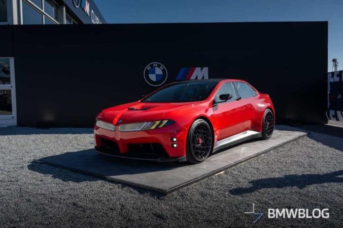 Електричний BMW M із чотирма моторами випробували на гірській дорозі